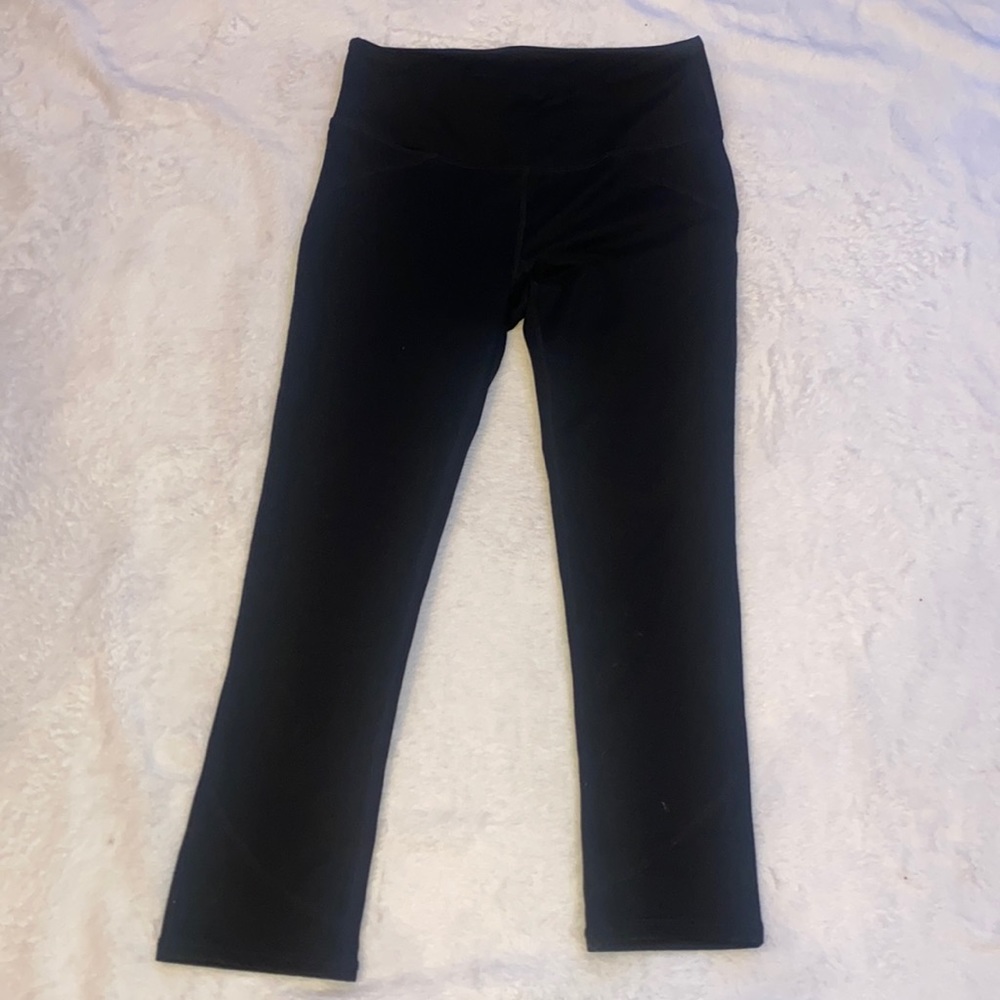 black capri leggings